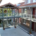 Fuchs Und Elster * Hohenkirchen (Nordwestmecklenburg)