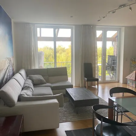 Fuchs Und Elster * Hohenkirchen (Nordwestmecklenburg)