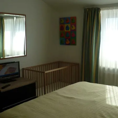 Fuchs Und Elster * Hohenkirchen (Nordwestmecklenburg)